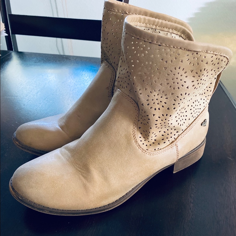 Tan Roxy booties - Picture 3 of 4